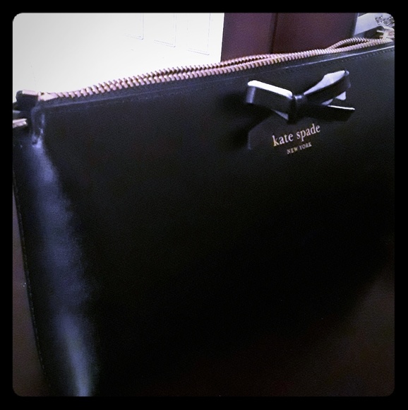 🎉1/2 off SALE🎉Kate Spade purse - Picture 1 of 3